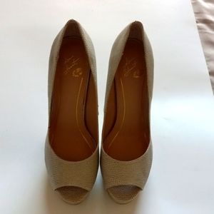 Colin Stuart two-tone cream colored stiletto open-toe pump. Size 9.